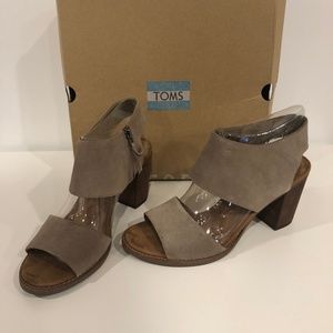 Tom's Majorca Sandle, Size 8.5, Tan